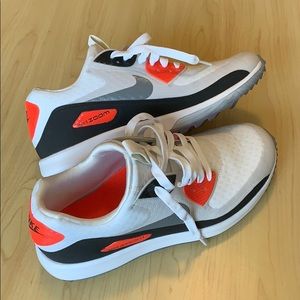 Nike Zoom’s with pink accents